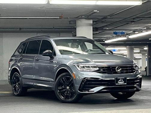 Platinum Gray Metallic 2022 Volkswagen Tiguan 2.0T SE R-Line Black 4MOTION