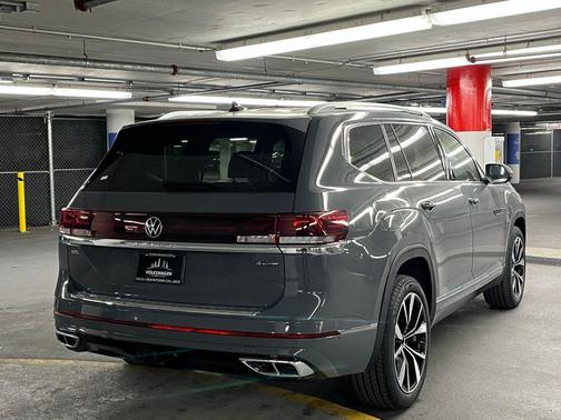 Pure Gray 2026 Volkswagen Atlas 2.0T SEL Premium R-Line 4MOTION