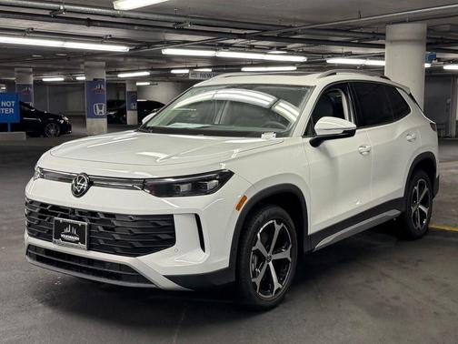 Pure White 2026 Volkswagen Tiguan 2.0T SE 4MOTION