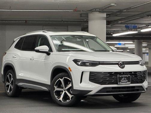 Pure White 2026 Volkswagen Tiguan 2.0T SE 4MOTION