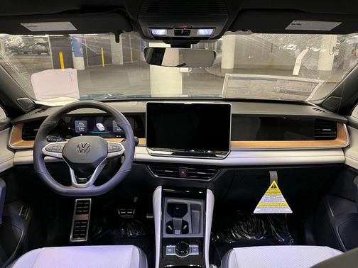 2026 Volkswagen Tiguan 2.0T SEL R-Line 4MOTION