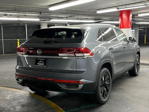 2025 Volkswagen Atlas Cross Sport 2.0T SE w/Technology 4MOTION