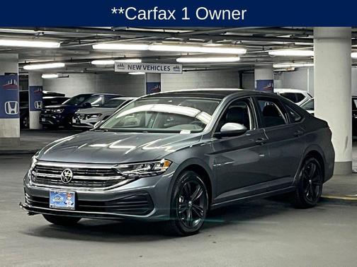 Platinum Gray Metallic 2023 Volkswagen Jetta 1.5T SE