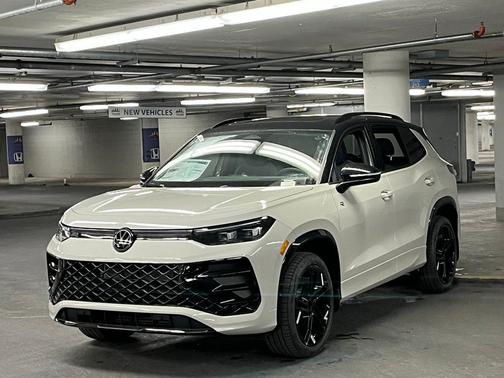 2026 Volkswagen Tiguan 2.0T SE R-Line Black 4MOTION