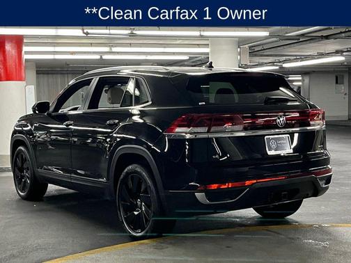 Deep Black 2026 Volkswagen Atlas Cross Sport 2.0T SE w/Technology 4MOTION