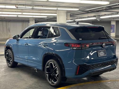 2025 Volkswagen Tiguan 2.0T SEL R-Line 4MOTION