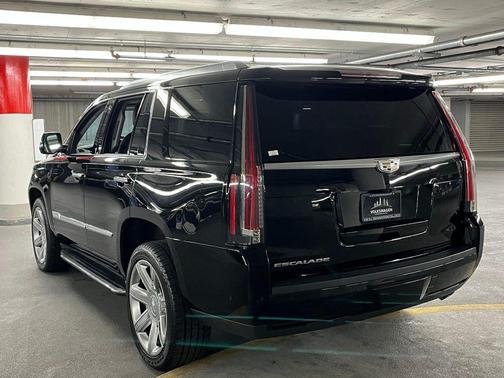 2020 Cadillac Escalade Luxury
