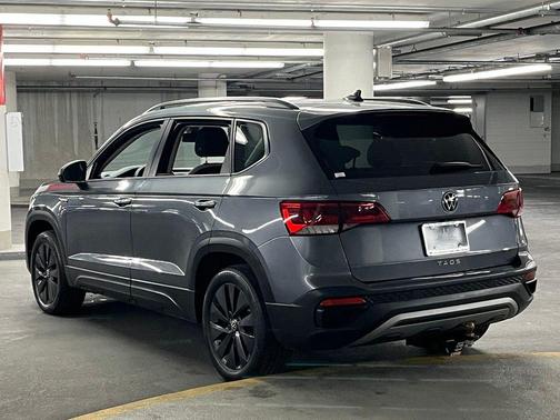Platinum Gray Metallic 2022 Volkswagen Taos 1.5T S