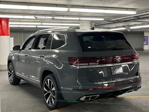 Pure Gray 2026 Volkswagen Atlas 2.0T SEL Premium R-Line 4MOTION