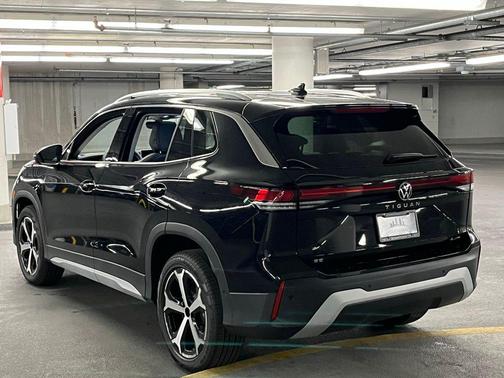2025 Volkswagen Tiguan 2.0T SE 4MOTION