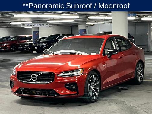 2022 Volvo S60 T5 Momentum