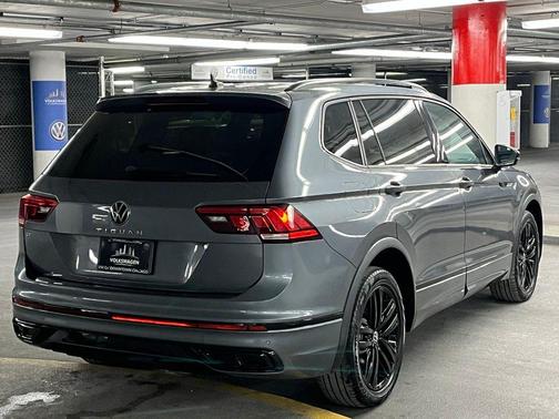 2022 Volkswagen Tiguan 2.0T SE R-Line Black