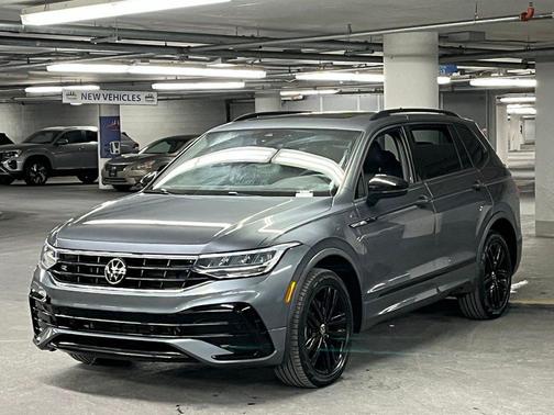 2022 Volkswagen Tiguan 2.0T SE R-Line Black