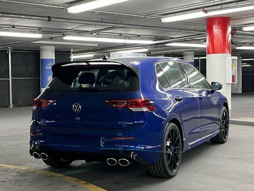 lapiz blue metallic 2026 Volkswagen Golf R 2.0T DSG