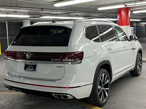 2026 Volkswagen Atlas 2.0T SEL Premium R-Line 4MOTION