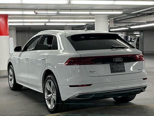 2023 Audi Q8 55 Premium