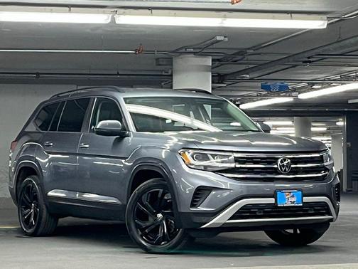 2023 Volkswagen Atlas 2.0T SE w/Technology 4MOTION