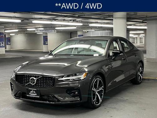 2024 Volvo S60 B5 Plus Dark Theme