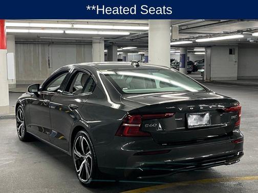 2024 Volvo S60 B5 Plus Dark Theme