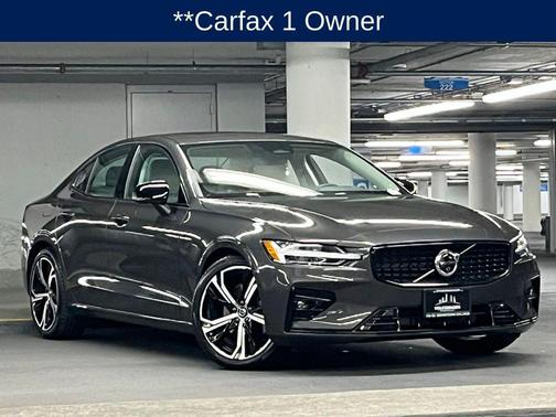 2024 Volvo S60 B5 Plus Dark Theme