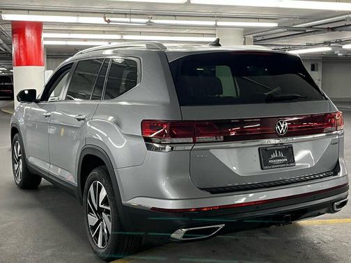 Silver Mist Metallic 2026 Volkswagen Atlas 2.0T SE w/Technology 4MOTION