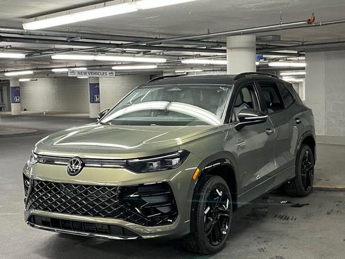 Avocado Green w/Deep Black Roof 2026 Volkswagen Tiguan 2.0T SE R-Line Black 4MOTION