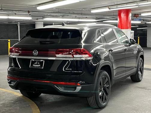 2025 Volkswagen Atlas Cross Sport 2.0T SE w/Technology 4MOTION
