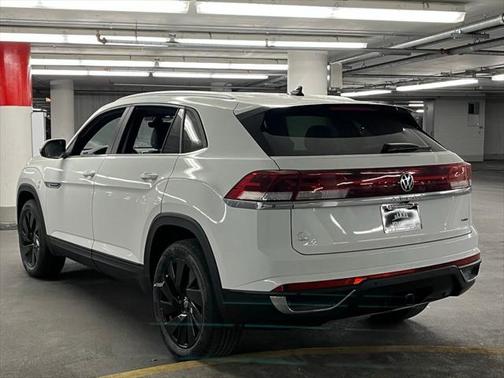2025 Volkswagen Atlas Cross Sport 2.0T SE w/Technology 4MOTION