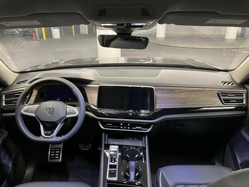 2026 Volkswagen Atlas 2.0T SEL Premium R-Line 4MOTION