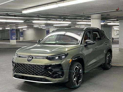 2025 Volkswagen Tiguan 2.0T SEL R-Line 4MOTION