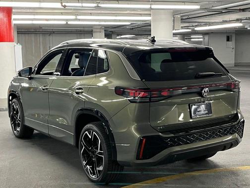 2025 Volkswagen Tiguan 2.0T SEL R-Line 4MOTION
