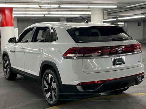 2026 Volkswagen Atlas Cross Sport 2.0T SE w/Technology 4MOTION