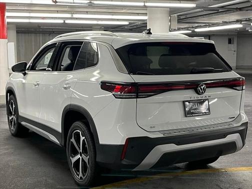 2025 Volkswagen Tiguan 2.0T SE 4MOTION