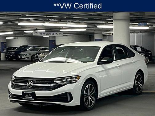Pure White 2023 Volkswagen Jetta 1.5T Sport