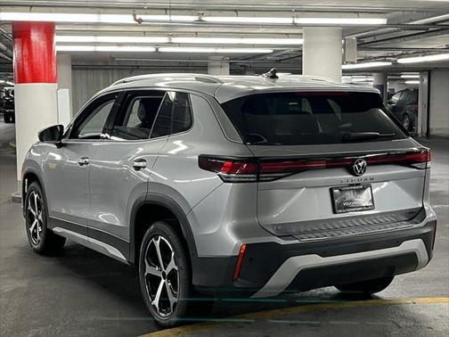 2025 Volkswagen Tiguan 2.0T SE 4MOTION