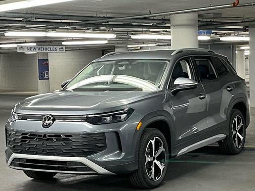 Platinum Gray Metallic 2026 Volkswagen Tiguan 2.0T SE 4MOTION