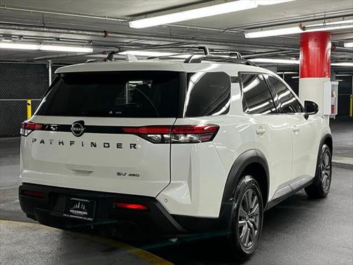 2022 Nissan Pathfinder SV 4WD