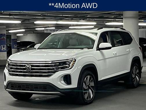 Pure White 2024 Volkswagen Atlas 2.0T SE w/Technology 4MOTION