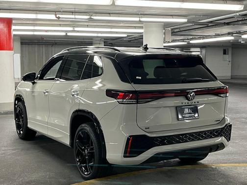 2025 Volkswagen Tiguan 2.0T SE R-Line Black 4MOTION