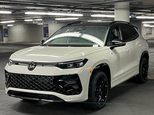 2025 Volkswagen Tiguan 2.0T SE R-Line Black 4MOTION