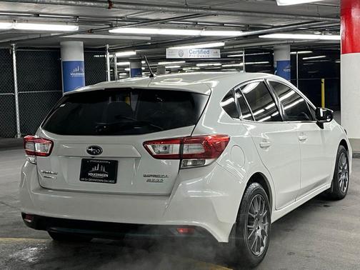 2017 Subaru Impreza 2.0i