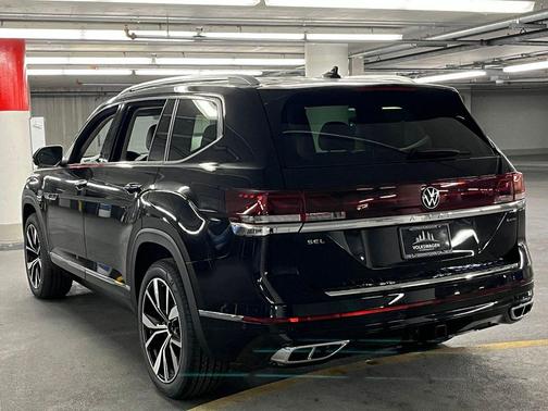Deep Black Pearl 2026 Volkswagen Atlas 2.0T SEL Premium R-Line 4MOTION