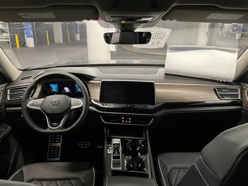 2026 Volkswagen Atlas 2.0T SEL Premium R-Line 4MOTION