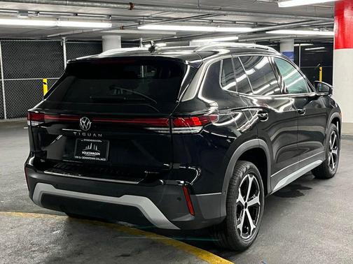 2025 Volkswagen Tiguan 2.0T SE 4MOTION