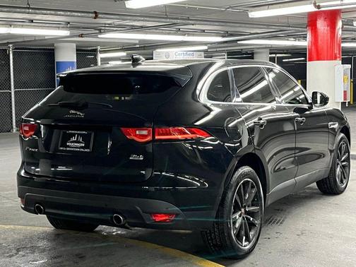 2017 Jaguar F-PACE 35t Prestige