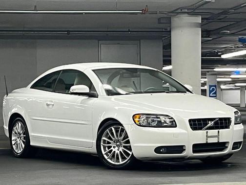 White Pearl Metallic 2008 Volvo C70 T5 M