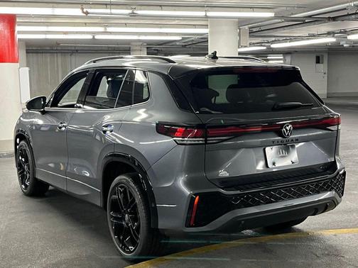 2025 Volkswagen Tiguan 2.0T SE R-Line Black 4MOTION