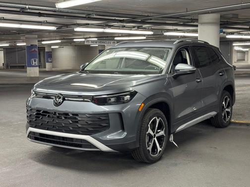 2025 Volkswagen Tiguan 2.0T SE 4MOTION