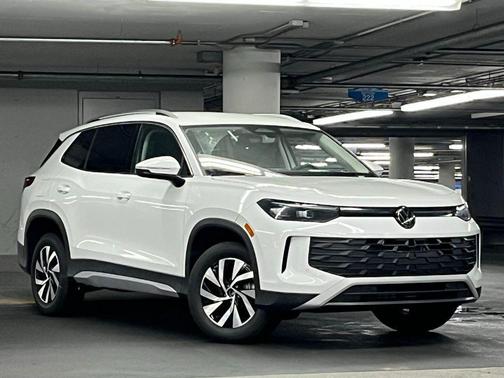 Pure White 2025 Volkswagen Tiguan 2.0T S 4MOTION