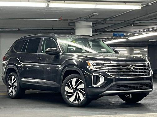Deep Black Pearl 2026 Volkswagen Atlas 2.0T SE w/Technology 4MOTION